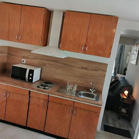 F Logement Entier Куртоне Екстериор снимка