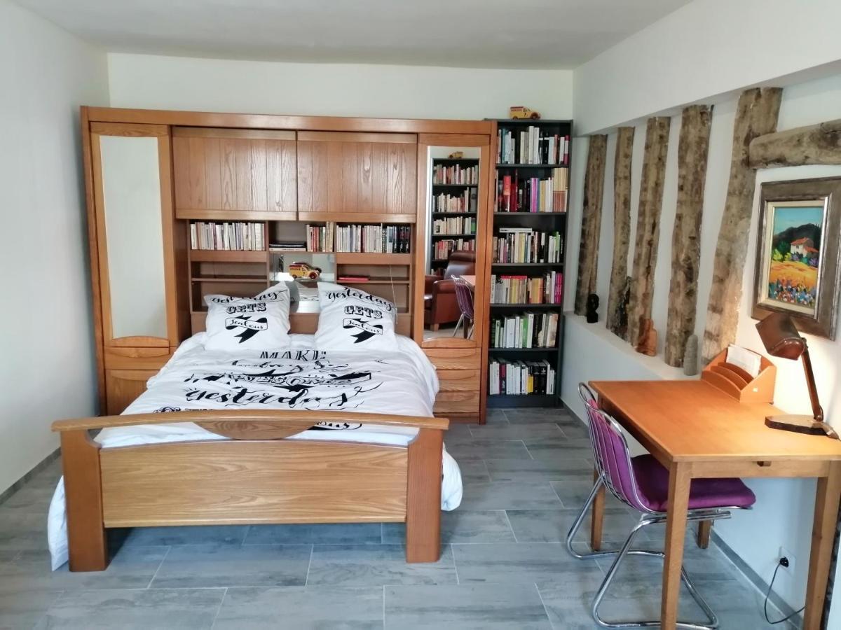 F Logement Entier Куртоне Екстериор снимка