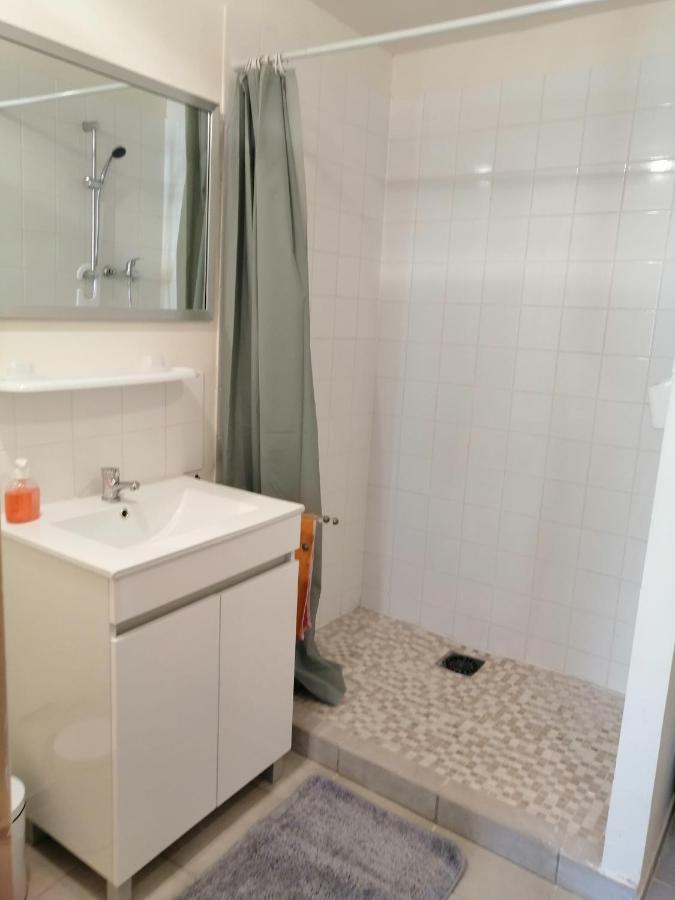 F Logement Entier Куртоне Екстериор снимка